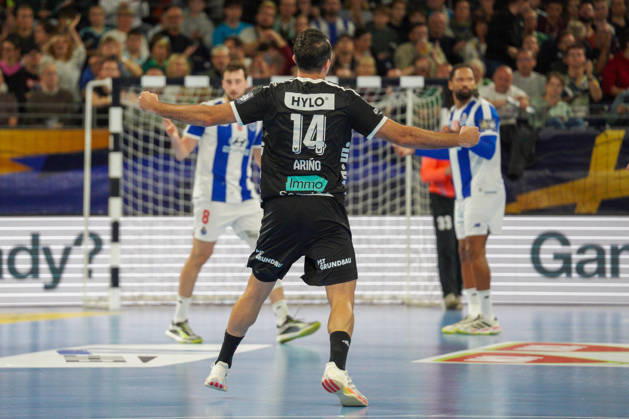 Pictured: Aitor Arino, Fuechse Berlin, 14, , goal, score, celebration, goal celebration, joy, excitement, celebrating, cheering, October 8, 2026, Fuechse Berlin vs. FC Porto, EHF Handball Champions League, 2026–27 season, Max Schmeling Hall, October 8, 2026, Fuechse Berlin vs. FC Porto, EHF Handball Champions League, 2026–27 season, Max Schmeling Hall Copyright: HMBxMedia xPascalxSpanehl