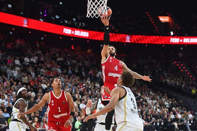 Duane WASHINGTON JR. FCB, Action, One-on-One Against Kessler EDWARDS, Bologna; Oscar DA SILVA FCB, Rasheed BELLO, Bologna; Basketball EuroLeague, 2026–2027 Season, FC Bayern Munich vs. Virtus Bologna on October 8, 2026, S A P G A R D EN