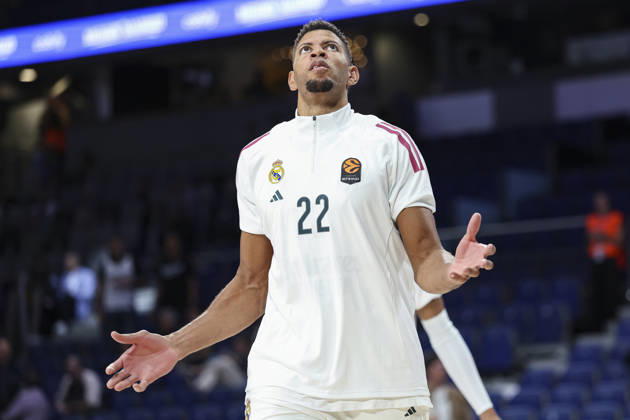 October 8, 2026, Madrid, Madrid, Spain: Walter Samuel Tavares da Veiga of Real Madrid warms up during the Euroleague Basketball Regular Season Round 4 game between Real Madrid v Partizan Mozzart Bet Belgrade at Movistar Arena on October 08, 2026 in Madrid, Spain. Real Madrid V Partizan Mozzart Bet Belgrade - Euroleague 2025 2026 - ZUMAa181 20261008_zaa_a181_213 Copyright: xIrinaxR.xHipolitox