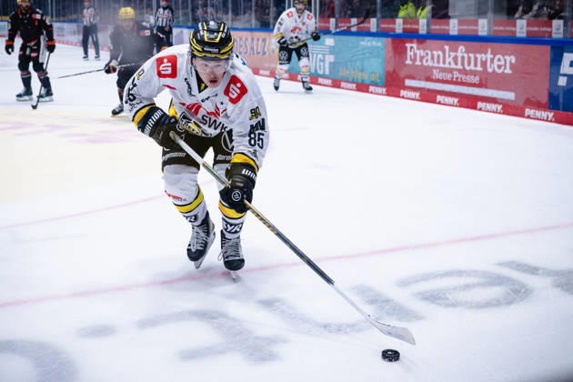 Luca Hauf, Krefeld Pinguine, 85 GER, Loewen Frankfurt vs. Krefeld Pinguine, Ice Hockey, PENNY DEL, Matchday 7, 2026–2027 Season, October 8, 2026 GER, Loewen Frankfurt vs. Krefeld Pinguine, Ice Hockey, PENNY DEL, Matchday 7, 2026–2027 Season, October 8, 2026 Frankfurt am Main Copyright: xEibner-Pressefoto AttilaxZigax EP_AZA