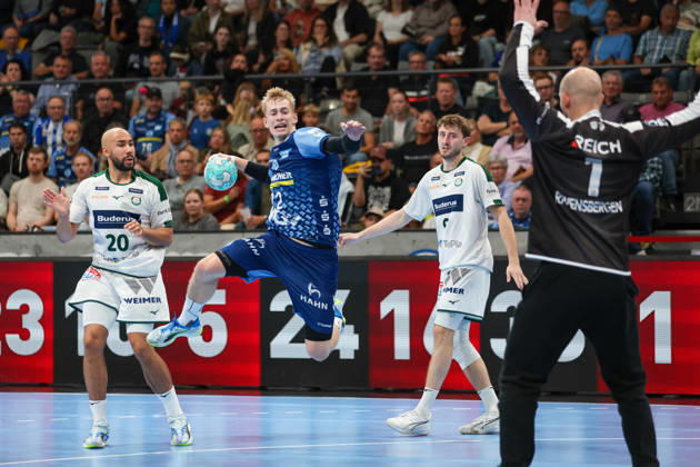 Torben Matzken, TVB Stuttgart, 22, taking a shot (GER), TVB Stuttgart vs. HSG Wetzlar, Handball, Opel Handball Bundesliga, Matchday 8, 2026–2027 season, October 8, 2026, GER, TVB Stuttgart vs. HSG Wetzlar, Handball, Opel Handball Bundesliga, Matchday 8, 2026–2027 season, October 8, 2026, Stuttgart Copyright: xEibner-Pressefoto SoerenxHerwegx EP_SHG