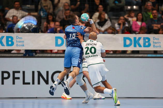 Simone Mengon, TVB Stuttgart, No. 15 on the shot, GER, TVB Stuttgart vs. HSG Wetzlar, Handball, Opel Handball Bundesliga, Matchday 8, 2026–2027 season, October 8, 2026, GER, TVB Stuttgart vs. HSG Wetzlar, Handball, Opel Handball Bundesliga, Matchday 8, 2026–2027 season, October 8, 2026, Stuttgart Copyright: xEibner-Pressefoto SoerenxHerwegx EP_SHG