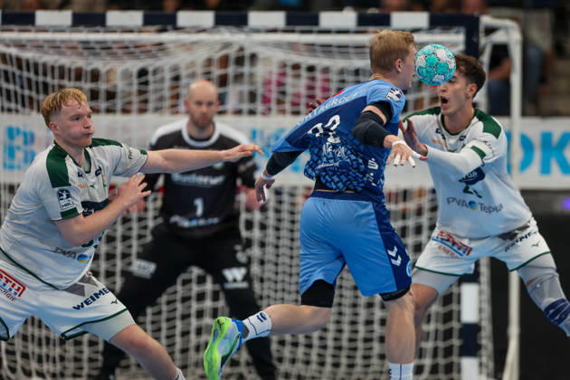 Torben Matzken, TVB Stuttgart, 22, loses the ball (GER), TVB Stuttgart vs. HSG Wetzlar, Handball, Opel Handball Bundesliga, Matchday 8, 2026–2027 season, October 8, 2026 GER, TVB Stuttgart vs. HSG Wetzlar, Handball, Opel Handball Bundesliga, Matchday 8, 2026–2027 season, October 8, 2026 Stuttgart Copyright: xEibner-Pressefoto SoerenxHerwegx EP_SHG