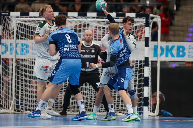Torben Matzken, TVB Stuttgart, 22 GER, TVB Stuttgart vs. HSG Wetzlar, Handball, Opel Handball Bundesliga, Matchday 8, 2026–2027 Season, October 8, 2026 GER, TVB Stuttgart vs. HSG Wetzlar, Handball, Opel Handball Bundesliga, Matchday 8, 2026–2027 season, October 8, 2026 Stuttgart Copyright: xEibner-Pressefoto SoerenxHerwegx EP_SHG
