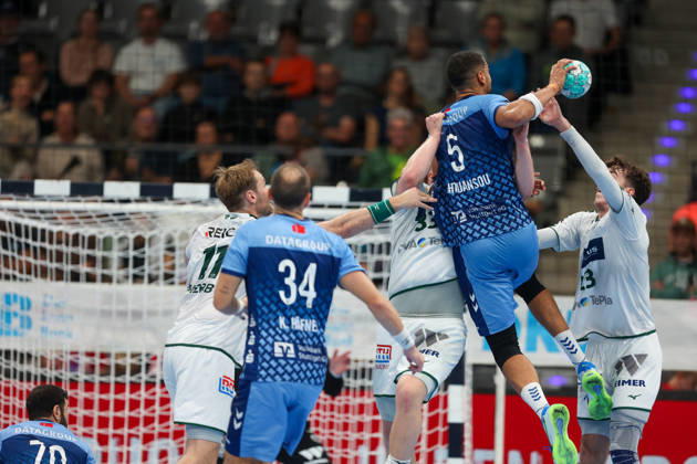 Philipp Ahouansou, TVB Stuttgart, 5 on the shot (GER), TVB Stuttgart vs. HSG Wetzlar, Handball, Opel Handball Bundesliga, Matchday 8, 2026–2027 season, October 8, 2026, GER, TVB Stuttgart vs. HSG Wetzlar, Handball, Opel Handball Bundesliga, Matchday 8, 2026–2027 season, October 8, 2026, Stuttgart Copyright: xEibner-Pressefoto SoerenxHerwegx EP_SHG