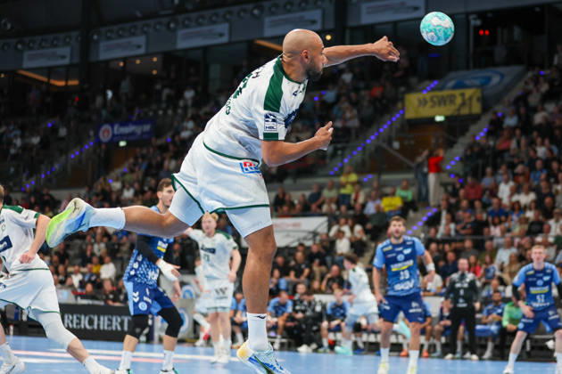 Cyrill Akakpo, HSG Wetzlar, 20 GER, TVB Stuttgart vs. HSG Wetzlar, Handball, Opel Handball Bundesliga, Matchday 8, 2026–2027 Season, October 8, 2026 GER, TVB Stuttgart vs. HSG Wetzlar, Handball, Opel Handball Bundesliga, Matchday 8, 2026–2027 season, October 8, 2026 Stuttgart Copyright: xEibner-Pressefoto SoerenxHerwegx EP_SHG