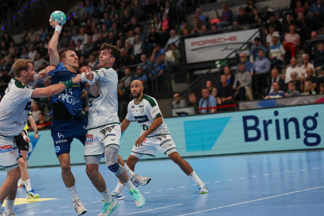 Simone Mengon, TVB Stuttgart, No. 15 on the shot, GER, TVB Stuttgart vs. HSG Wetzlar, Handball, Opel Handball Bundesliga, Matchday 8, 2026–2027 season, October 8, 2026, GER, TVB Stuttgart vs. HSG Wetzlar, Handball, Opel Handball Bundesliga, Matchday 8, 2026–2027 season, October 8, 2026, Stuttgart Copyright: xEibner-Pressefoto SoerenxHerwegx EP_SHG