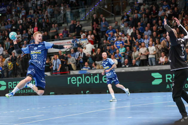 Torben Matzken, TVB Stuttgart, 22, taking a shot (GER), TVB Stuttgart vs. HSG Wetzlar, Handball, Opel Handball Bundesliga, Matchday 8, 2026–2027 season, October 8, 2026, GER, TVB Stuttgart vs. HSG Wetzlar, Handball, Opel Handball Bundesliga, Matchday 8, 2026–2027 season, October 8, 2026, Stuttgart Copyright: xEibner-Pressefoto SoerenxHerwegx EP_SHG