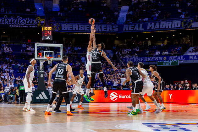 ESP Euroleague: Real Madrid vs. Partizan Belgrade—tip-off during the Euroleague game between Real Madrid and Partizan Mozzart Bet Belgrade, played at Movistar Arena Stadium on October 8, 2026, in Madrid, Spain. Madrid, Spain. Basketball Copyright: xAlbaxPachecox xAgenciaxLOFx