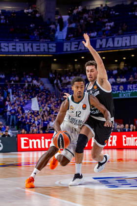 ESP Euroleague: Real Madrid vs. Partizan Belgrade. Theo Maledon of Real Madrid and Alesandro Pajola of Partizan during the Euroleague game between Real Madrid and Partizan Mozzart Bet Belgrade, played at Movistar Arena Stadium on October 8, 2026, in Madrid, Spain. Madrid, Spain. Basketball Copyright: xAlbaxPachecox xAgenciaxLOFx