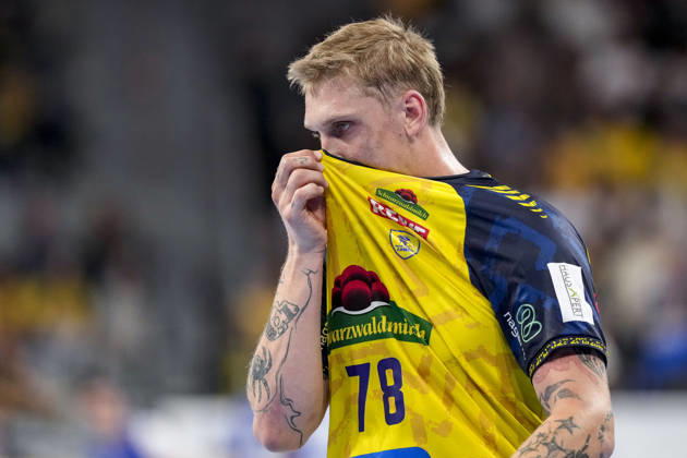 Edwin Aspenbäck RNL, 78, Rhein Neckar Löwen player, single frame, single photo, action, looking disappointed, disappointment, frustration, pessimistic, October 8, 2026, Mannheim, Germany, handball, Bundesliga, Rhein-Neckar Löwen vs. ThSV Eisenach xozx