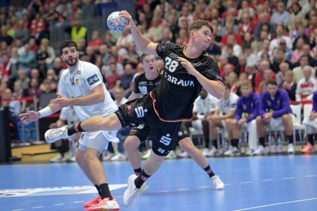 Luca Sigrist (MT Melsungen 28) takes a shot; Imanol Garciandia (HBC Nantes 14) in the background, GER, MT Melsungen vs. HBC Nantes (FRA), Handball, Men s Champions League, Group Matches, 2026–2027 Season, October 8, 2026, GER, MT Melsungen vs. HBC Nantes, Handball, Men’s Champions League, Group Match, 2026–2027 Season, October 8, 2026, Kassel Copyright: xEibner-Pressefotox xRolandxSippelx EP_RSL