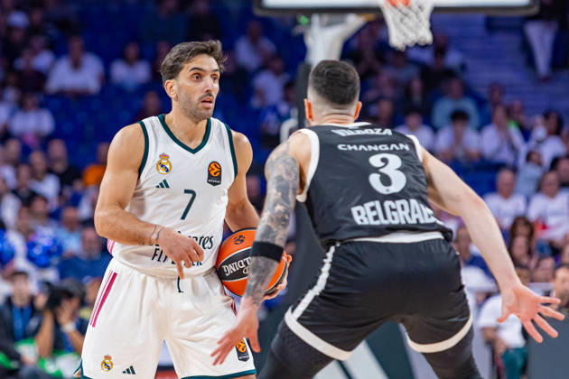 ESP Euroleague: Real Madrid vs. Partizan Belgrade. Facundo Campazzo of Real Madrid and Luca Vildoza of Partizan during the Euroleague game between Real Madrid and Partizan Mozzart Bet Belgrade, played at Movistar Arena on October 8, 2026, in Madrid, Spain. Madrid, Spain. Basketball Copyright: xAlbaxPachecox xAgenciaxLOFx