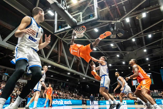October 7, 2026, GER, BKT Eurocup, Basketball, Chemnitz, Niners Chemnitz vs. Neptunas Klaipeda, Phlandrous Fleming Jr., Niners Chemnitz, 1 with a dunk attempt, Chemnitz Messe, Chemnitz, Saxony, Germany