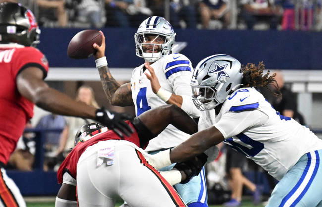 Dallas Cowboys Dak Prescott throws aganst the Tampa Bay Buccaneers during their game at AT&T Stadium in Arlington, Texas on Thursday, October 8, 2026.  ARL2026100824 IANxHALPERIN