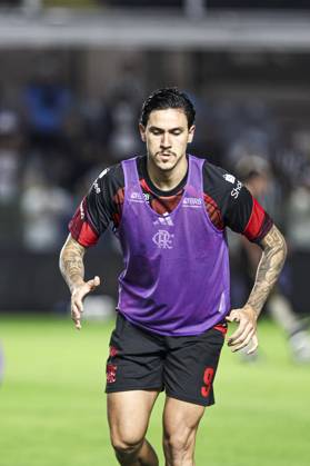 RECORD DATE NOT STATED match between Santos and Flamengo Santos (SP) 08 10 2026 Santos Flamengo Brasileirao Vila Belmiro Player Pedro warming up before the match between Santos and Flamengo, valid for the 29th round of the 2026 Brazilian Championship, held at the Urbano Caldeira stadium (Vila Belmiro), in Santos, on the evening of this Thursday (08) of October 2026.(Foto: Pedro Paulo Diaz Thenews2 imago images) SPO  Copyright: xPedroxPauloxDiazx