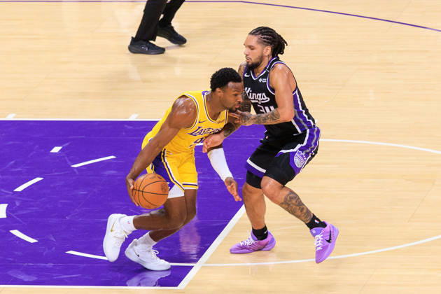 October 8, 2026, Los Angeles, California, USA: Bronny James 9 of the Los Angeles Lakers tries to drive past Emanuel Sharp 34 of the Sacramento Kings during a preseason NBA, Basketball Herren, USA game on Thursday October 8, 2026 at Crypto.com Arena in Los Angeles, California. JAVIER ROJAS PI Lakers Vs. Kings  - ZUMAp124 20261008_zaa_p124_008 Copyright: xJavierxRojasx