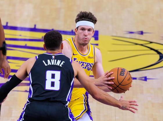 October 8, 2026, Los Angeles, California, USA: Austin Reaves 15 of the Los Angeles Lakers is defended by Zach LaVine 8 of the Sacramento Kings during a preseason NBA, Basketball Herren, USA game on Thursday October 8, 2026 at Crypto.com Arena in Los Angeles, California. JAVIER ROJAS PI Lakers Vs. Kings  - ZUMAp124 20261008_zaa_p124_014 Copyright: xJavierxRojasx