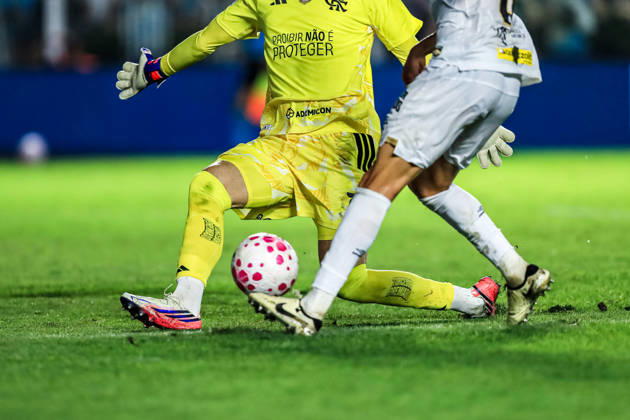 October 10, 2026, Sao Paulo, Sao Paulo, Brazil: SoO PAULO (SP), BRAZIL OCTOBER 10: Flamengo player Rossi during the match between Santos and Flamengo in the 2026 Brazilian Championship at Vila Belmiro Stadium in Santos (SP), Brazil, on Thursday, October 10, 2026., Credit:Marco Miatelo Avalon Copyright: xMarcoxMiatelox xAvalonx 1141611841