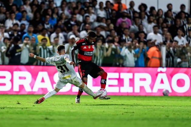 October 10, 2026, Sao Paulo, Sao Paulo, Brazil: SoO PAULO (SP), BRAZIL OCTOBER 10: Flamengo player Emerson Royal during the match between Santos and Flamengo in the 2026 Brazilian Championship at Vila Belmiro Stadium in Santos (SP), Brazil, on Thursday, October 10, 2026., Credit:Marco Miatelo Avalon Copyright: xMarcoxMiatelox xAvalonx 1141611861