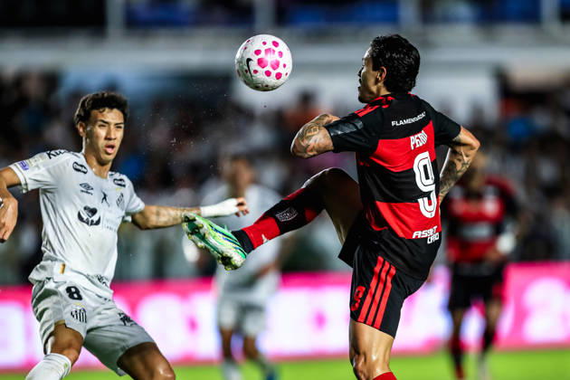 October 10, 2026, Sao Paulo, Sao Paulo, Brazil: SoO PAULO (SP), BRAZIL OCTOBER 10: Flamengo player Pedro during the match between Santos and Flamengo in the 2026 Brazilian Championship at Vila Belmiro Stadium in Santos (SP), Brazil, on Thursday, October 10, 2026., Credit:Marco Miatelo Avalon Copyright: xMarcoxMiatelox xAvalonx 1141611863