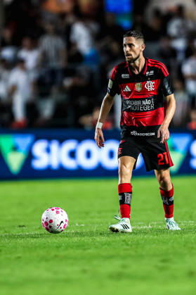 October 10, 2026, Sao Paulo, Sao Paulo, Brazil: SoO PAULO (SP), BRAZIL OCTOBER 10: Flamengo player Jorginho the match between Santos and Flamengo in the 2026 Brazilian Championship at Vila Belmiro Stadium in Santos (SP), Brazil, on Thursday, October 10, 2026., Credit:Marco Miatelo Avalon Copyright: xMarcoxMiatelox xAvalonx 1141611880