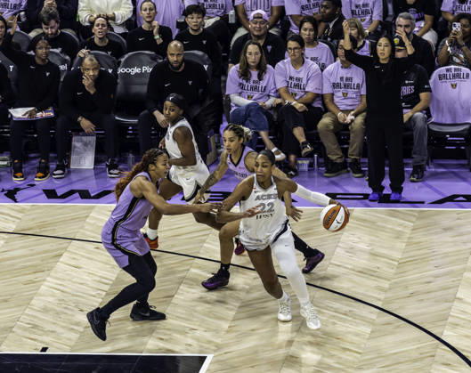 OCT 07 2026 San Francisco, CA U.S.A. Las Vegas Aces center A ja Wilson (22)goes to the basket during the WNBA, Basketball Damen, USA semifinals playoff game 2 western conference between the Las Vegas Aces and the Golden State Valkyries at the Chase Centers. CSM San Francisco USA - ZUMAc04_ 20261007_zma_c04_056 Copyright: xThurmanxJamesx