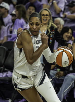 OCT 07 2026 San Francisco, CA U.S.A. Las Vegas Aces center A ja Wilson (22)goes to the basket during the WNBA, Basketball Damen, USA semifinals playoff game 2 western conference between the Las Vegas Aces and the Golden State Valkyries at the Chase Centers. CSM San Francisco USA - ZUMAc04_ 20261007_zma_c04_058 Copyright: xThurmanxJamesx