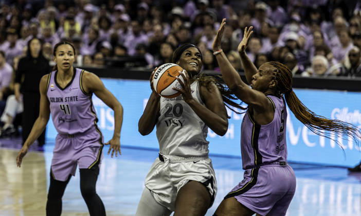 OCT 07 2026 San Francisco, CA U.S.A. Las Vegas Aces center Kalani Brown (20)battles for position in the paint against Golden State Valkyries forward Kayla Thornton (5) and Golden State Valkyries center Kiah Stokes (41)during the WNBA, Basketball Damen, USA semifinals playoff game 2 western conference between the Las Vegas Aces and the Golden State Valkyries at the Chase Centers. CSM San Francisco USA - ZUMAc04_ 20261007_zma_c04_105 Copyright: xThurmanxJamesx