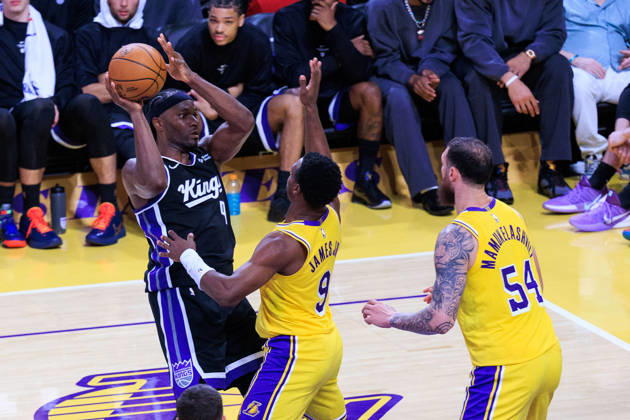 October 8, 2026, Los Angeles, California, USA: Bronny James 9 of the Los Angeles Lakers blocks Precious Achiuwa 9 of the Sacramento Kings during a preseason NBA, Basketball Herren, USA game on Thursday October 8, 2026 at Crypto.com Arena in Los Angeles, California. Lakers defeat Kings, 114 -110. JAVIER ROJAS PI Lakers Vs. Kings  - ZUMAp124 20261008_zaa_p124_065 Copyright: xJavierxRojasx