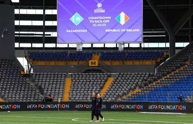 2027 FIFA Women s World Cup Round One Qualifying Play-off First Leg, Astana Arena, Astana, Kazakhstan 9 10 2026 Kazakhstan vs Republic of Ireland Ireland™s Caitlin Hayes and Emily Murphy before the game Caitlin Hayes and Emily Murphy before the game 9 10 2026 Copyright: xx BSNK6488