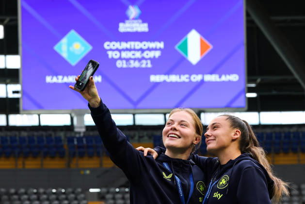 2027 FIFA Women s World Cup Round One Qualifying Play-off First Leg, Astana Arena, Astana, Kazakhstan 9 10 2026 Kazakhstan vs Republic of Ireland Ireland™s Emily Murphy and Jessica Ziu takes a selfie on the pitch before the game Emily Murphy and Jessica Ziu takes a selfie on the pitch before the game 9 10 2026 Copyright: xx BSNK6504