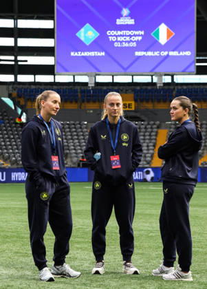 2027 FIFA Women s World Cup Round One Qualifying Play-off First Leg, Astana Arena, Astana, Kazakhstan 9 10 2026 Kazakhstan vs Republic of Ireland Ireland™s Sophie Whitehouse, Aoibheann Clancy and Tyler Toland before the game Sophie Whitehouse, Aoibheann Clancy and Tyler Toland before the game 9 10 2026 Copyright: xx BSNK6507