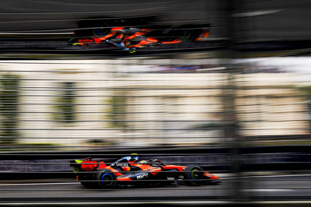 FORMULA 1 SINGAPORE AIRLINES SINGAPORE GRAND PRIX 2026 Lando Norris (GBR) 1 McLaren in practice during the Formula 1 Singapore Airlines Singapore Grand Prix 2026, Round 17 of the 2026 Formula 1 World Championship, WM, Weltmeisterschaft from 9th - 11th October 2026 at the Marina Bay Street Circuit, Singapore. Credit: Robbie Hoad Every Second Media Editorial use only. All images are copyright Every Second Media Limited. No images may be reproduced without prior permission. Copyright: xIMAGO EveryxSecondxMediax ESM-2203-0232 RobbiexHoadx xEveryxSecondxMediax