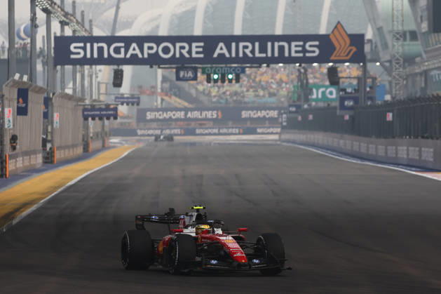 F1 Singapore Grand Prix 2026 Practice Lewis Hamilton of Ferrari during the practice ahead of the Formula 1 Singapore Grand Prix at Marina Bay Street Circuit in Singapore on October 9, 2026. Singapore Singapore Copyright: xJakubxPorzyckix originalFilename:porzycki-f1singap261009_npfXb