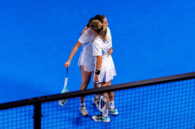 DÜSSELDORF, GERMANY - 9 OCTOBER 2026: Image shows the celebration of Andrea Ustero Prieto (ESP) and Ariana Sanchez Fallada (ESP) during CUPRA Germany Premier Padel P2 2026 Day 6: Quarterfinals at CASTELLO Düsseldorf on 9 10 2026 in Düsseldorf, Germany. Germany Copyright: xFröhlichxPascalx