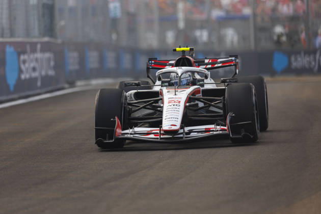 9th October 2026; Marina Bay, Singapore; Formula 1, Singapore Grand Prix, Free Practice and Sprint Qualifying Day; Oliver Bearman (87) of Great Britain and TGR Haas F1 Team during the first practice at the Singapore Grand Prix StephenxBlackberry