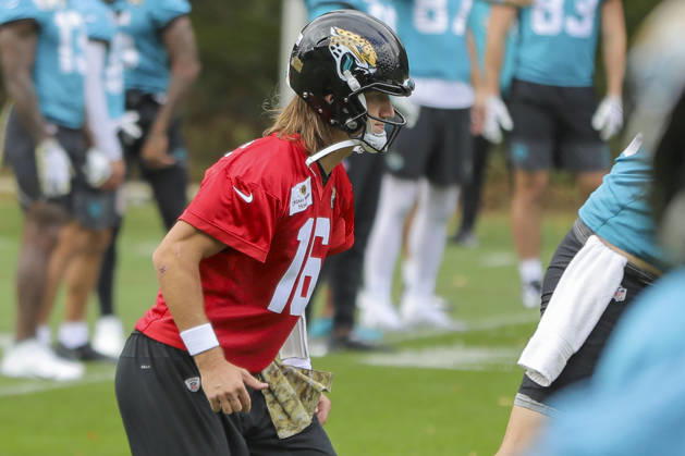 CHADLER’S CROSS, ENGLAND - OCTOBER 09: Trevor Lawrence of the Jacksonville Jaguars training with the team during the Jacksonville Jaguars team practise and media as part of the London NFL, American Football Herren, USA Series 2026, at the Grove, Chandler’s Cross, Hertfordshire, England, on 09 October 2026. Jody Demay - Davies SPP Copyright: xJodyxDemayx-xDaviesx xSPPx Sportspressphoto_SPR249408