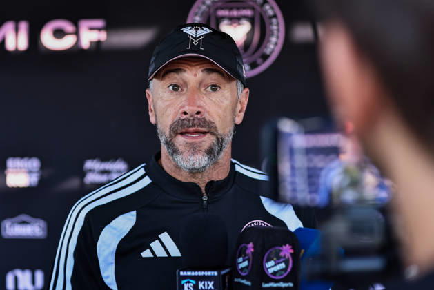 FORT LAUDERDALE, FL - OCTOBER 09: Inter Miami CF Head Coach Cristian Kily Gonzalez is seen talking to the media ahead of an Inter Miami Training Session at Florida Blue Training Center on October 09, 2026 in Fort Lauderdale, Florida.(Photo by Chris Arjoon Icon Sportswire). SOCCER: OCT 09 Inter Miami CF Training EDITORIAL USE ONLY Icon2610090000004