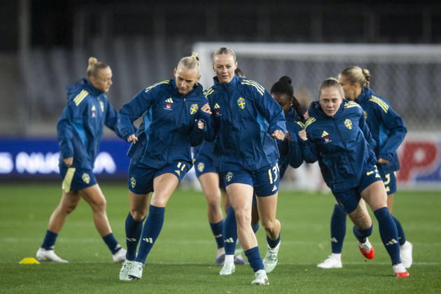 October 9, 2026: Stina Blackstenius and Amanda Ilestedt of Sweden ahead of the FIFA Women’s World Cup qualifying playoff soccer match between Lithuania and Sweden on October 9, 2026 in Kaunas. Photo by Mathias Bergeld, BILDBYRAN, code MB MB1418. soccer, football, World Cup qualifier, FIFA Women’s World Cup qualifier, playoff, Lithuania, Sweden, women’s soccer, BBENG, play-off  Copyright: MATHIASxBERGELD BB261009MB013