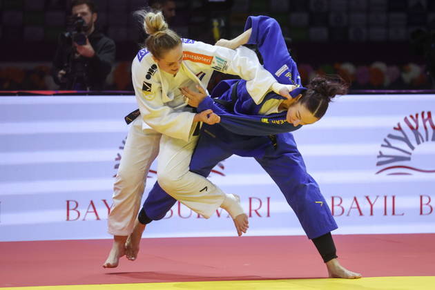 AZERBAIJAN, BAKU - OCTOBER 9, 2026: Yael van Heemst (L) of the Netherlands and Anna Monta Olek of Germany compete in their -78 kg bout as part of the 2026 World Judo Championships at the National Gymnastics Arena. Mikhail Sinitsyn TASS  98995208