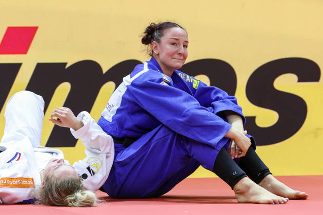 AZERBAIJAN, BAKU - OCTOBER 9, 2026: Anna Monta Olek (seated) of Germany and Yael van Heemst of the Netherlands are pictured after their -78 kg bout as part of the 2026 World Judo Championships at the National Gymnastics Arena 2026 World Judo Championships In Baku - ZUMAt113 20261009_zaa_t113_703 Copyright: xMikhailxSinitsynx
