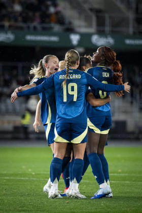 October 9, 2026: Matilda Vinberg, Anna Anvegard, Evelyn Ijeh, and Felicia Schröder of Sweden celebrate after the 0–1 victory during the FIFA Women’s World Cup qualifying playoff soccer match between Lithuania and Sweden on October 9, 2026 in Kaunas. Photo by Mathias Bergeld, BILDBYRAN, code MB MB1418. soccer, football, World Cup qualifier, FIFA Women’s World Cup qualifier, playoff, Lithuania, Sweden, women’s soccer, BBENG, play-off, celebration  Copyright: MATHIASxBERGELD BB261009MB046
