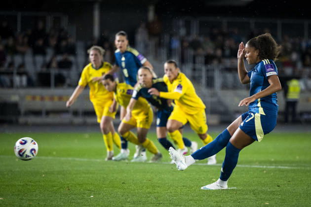 October 9, 2010 Felicia Schröder of Sweden takes a penalty kick during the FIFA Women’s World Cup qualifying playoff soccer match between Lithuania and Sweden on October 9, 2026 in Kaunas. Photo by Mathias Bergeld. BILDBYRAN code MB MB1418 soccer football fotball World Cup qualifiers FIFA Women’s World Cup qualifier playoff Lithuania Sweden women’s BBENG play-off  Copyright: MATHIASxBERGELD BB261009MB047
