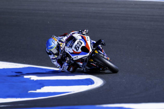 October 9, 2026, Cascais, Lisbon, Portugal: Miguel Oliveira of Rokit BMW Motorrad WorldSBK Team in action during the Free Practice 2 of the FIM Superbike World Championship, WM, Weltmeisterschaft at Circuito Estoril on October 9, 2026 in Cascais, Portugal. Cascais Portugal - ZUMAr200 20261009_zsp_r200_014 Copyright: xNunoxReisinhox