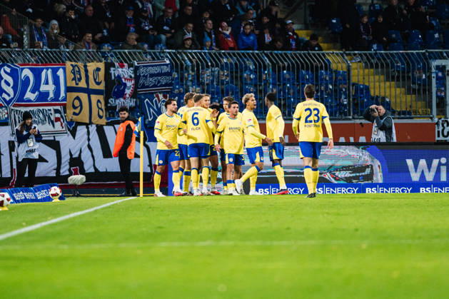 2. Bundesliga: Eintracht Braunschweig vs. Holstein Kiel, October 9, 2026 GOAL, CELEBRATION of the 1–0 goal by Jan Urbich for Eintracht Braunschweig, 27 Soccer, 2. Bundesliga, Matchday 7: Eintracht Braunschweig vs. Holstein Kiel on October 9, 2026, at Eintracht Stadium, Braunschweig DFL regulations prohibit any use of photographs as image sequences and or quasi-video Copyright: xBEAUTIFULxSPORTS Tonhäuserx