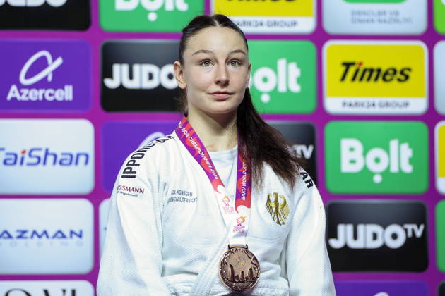 AZERBAIJAN, BAKU - OCTOBER 9, 2026: Anna Monta Olek of Germany celebrates her bronze medal during an award ceremony for the women s -78 kg category as part of the 2026 World Judo Championships at the National Gymnastics Arena 2026 World Judo Championships In Baku - ZUMAt113 20261009_zaa_t113_782 Copyright: xMikhailxSinitsynx