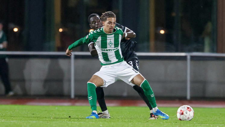 From left: Andre Ndiaye (SV Atlas Delmenhorst), 3, and Kenny Quetant (SV Werder Bremen II), 50, in a one-on-one battle; duel; dynamic play; action; game scene; October 9, 2026, Bremen, Germany, soccer, Regionalliga Nord, SV Werder Bremen II vs. SV Atlas Delmenhorst xobx