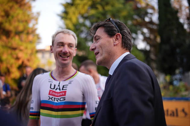 USA s Brandon McNulty of UAE Team Emirates XRG and Luca Guercilena RCS during the team presentation on the eve of the 120th edition of Il Lombardia cycling race, in Bergamo on October 9, 2026, prior to the 239 km one-day race from Bergamo to Como, Italy.  Copyright: xMarcoxAlpozzi LaPressex