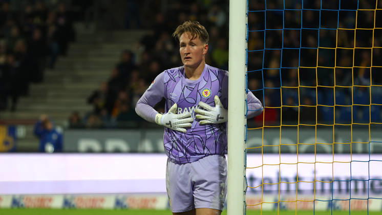 Braunschweig vs. Kiel, 2nd Bundesliga Braunschweig, October 9, 2026, Soccer, Men s, 2nd Bundesliga, 2026–2027 Season, Eintracht Braunschweig vs. Holstein Kiel Goalkeeper Ron Thorben Hoffmann Eintracht Braunschweig DFL DFB REGULATIONS PROHIBIT ANY USE OF PHOTOGRAPHS AS IMAGE SEQUENCES AND OR QUASI-VIDEO Stadion an der Hamburger Straße Lower Saxony, Germany